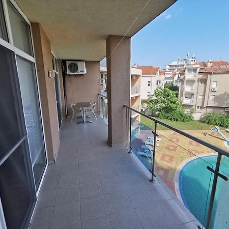 Appartement In Semiramida Gardens 阳光海滩 外观 照片