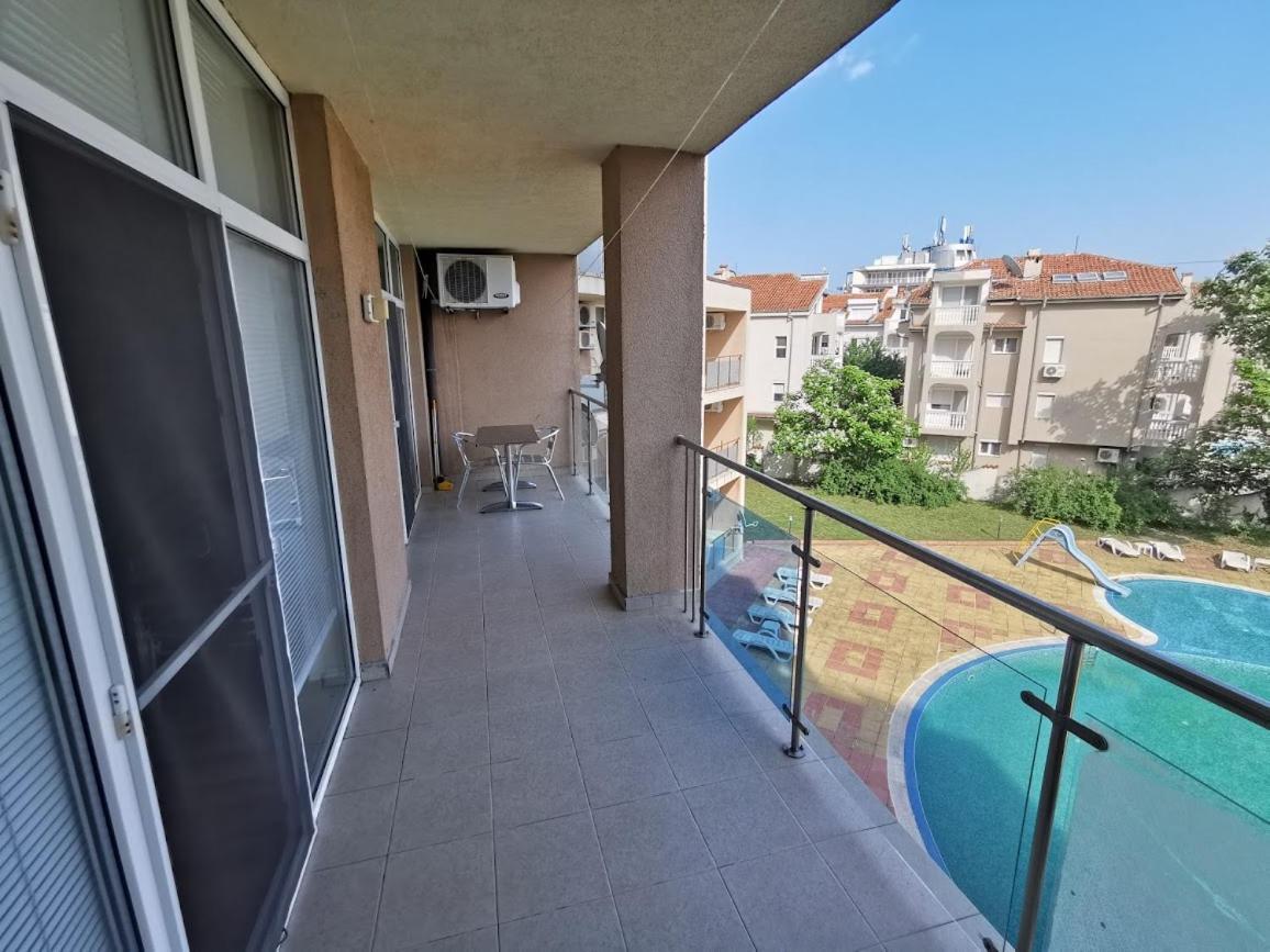 Appartement In Semiramida Gardens 阳光海滩 外观 照片
